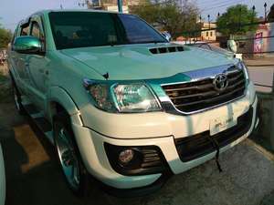 Toyota Hilux 4x2 Single Cab Standard 2013 for Sale