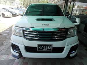 Toyota Hilux D-4D Automatic 2013 for Sale