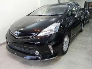 Toyota Prius Alpha G 2013 for Sale